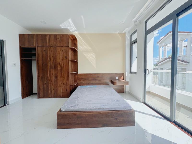 Cho thuê căn hộ ban công 38m2 full nội thất tone gỗ ngay nơ trang long gần chợ bà chiểu giáp quận 1,3 khu an ninh tốt - Ảnh 2