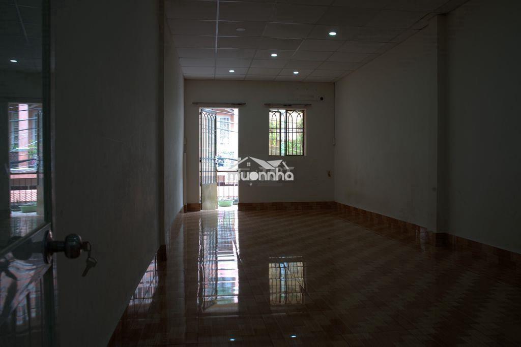 Nhà ngay etown cộng hòa - hẻm xe tải - Ảnh 4