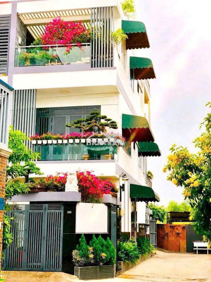 Siêu ngộp– căn góc 3 tầng đẹp lung linh – chỉ 6.35 tỷ gần vincom lvv