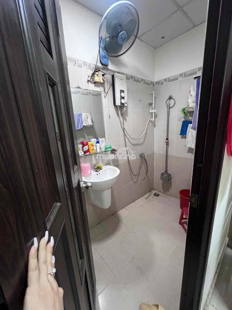 Cần bán căn hộ võ đình q12 sổ riêng 2 pn 2 wc chỉ 2050 - Ảnh 3