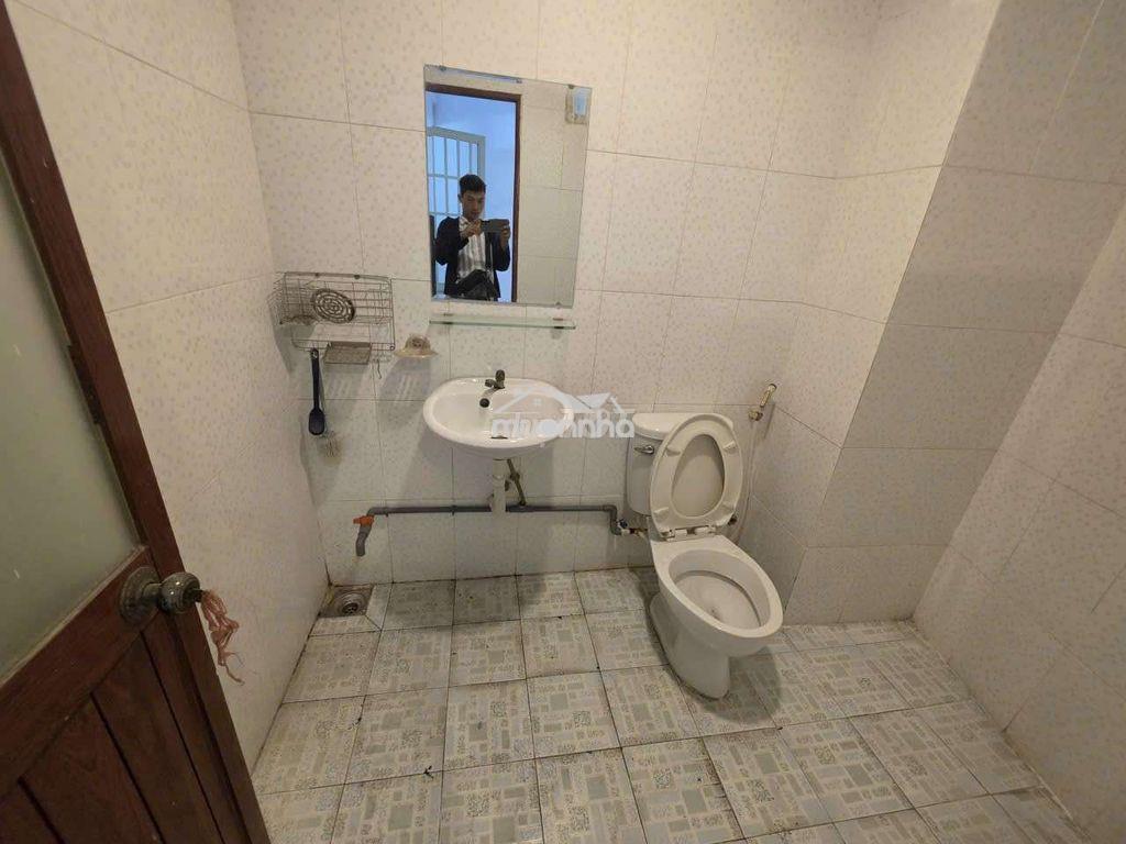 💥Cho thuê tầng trệt - 4 x 20m : 9,5tr 💥
🏡 nguyễn kiệm, phú nhuận
● - Ảnh 4