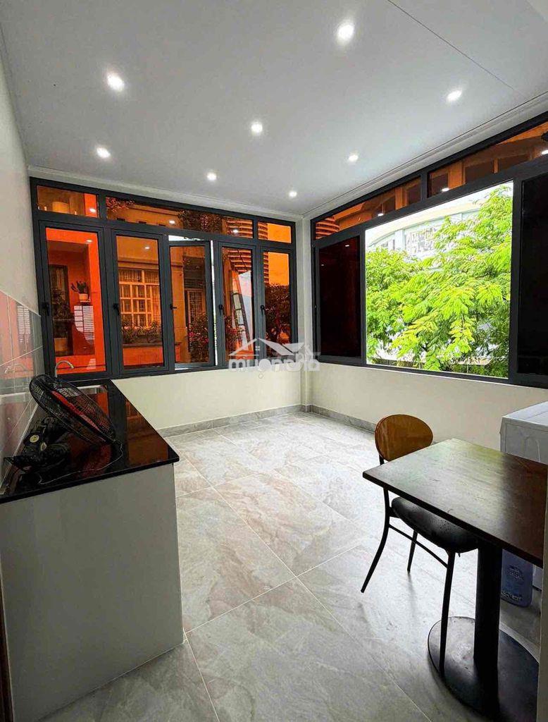 Cho thuê 2pn nguyên tầng mới 100%_full nội thất_ thoáng mát ngay q1