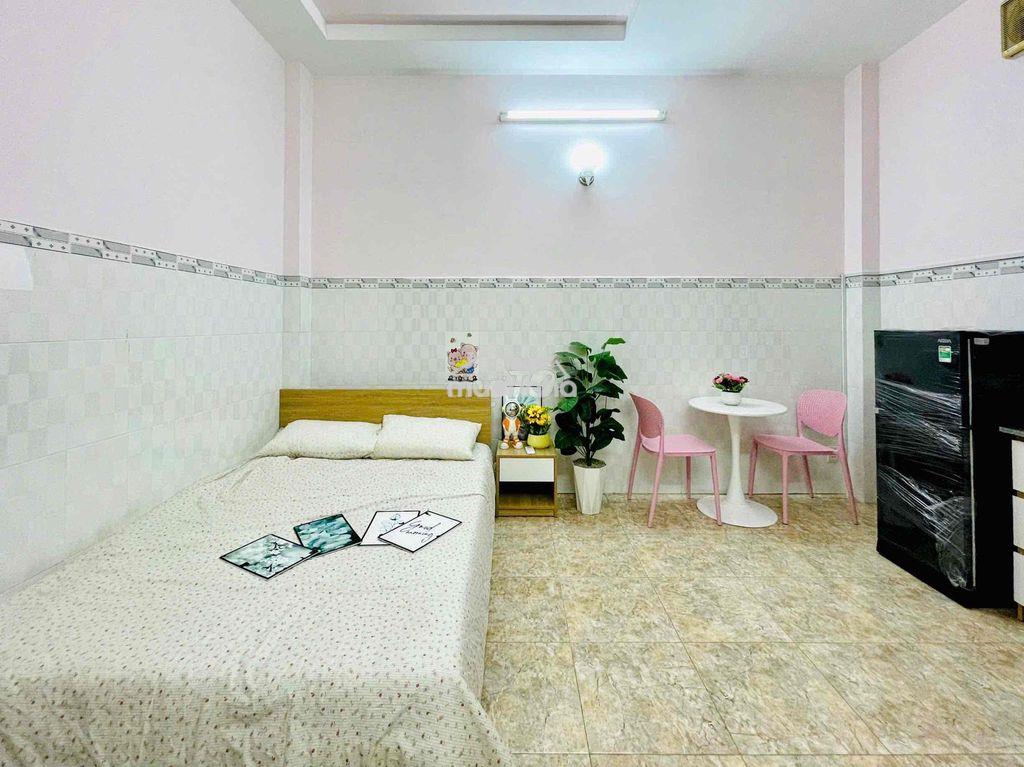 Studio full nội thất có cửa sổ trời thoáng - 2