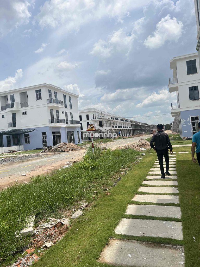 Green city đang được quan tâm – nhà phố 2 mặt tiền, vị trí đắc địa - Ảnh 2