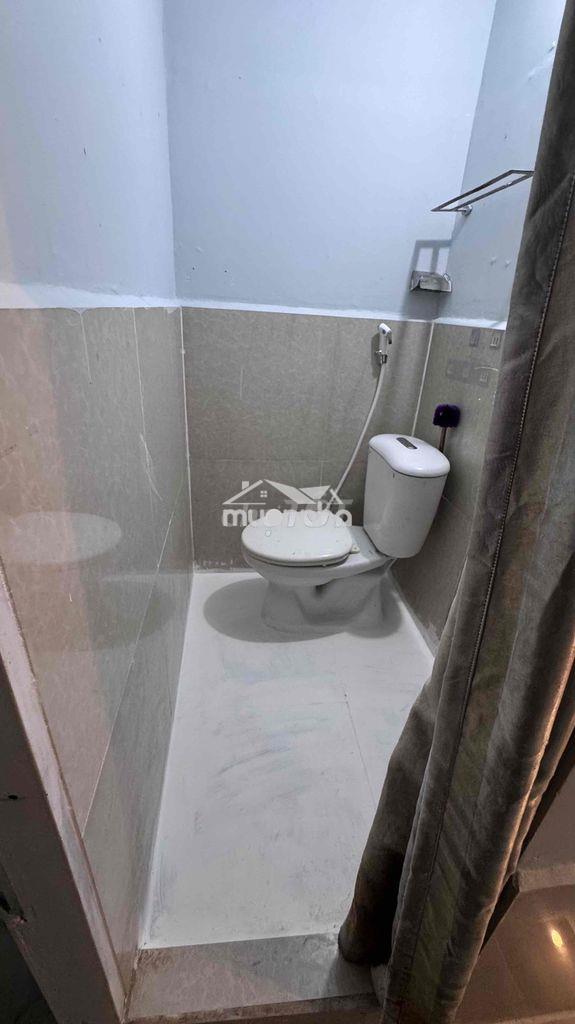 Nhà nguyên căn 1 trệt 1 lầu căn 3 phòng ngủ - 3 toilet - 3 máy lạnh - 4