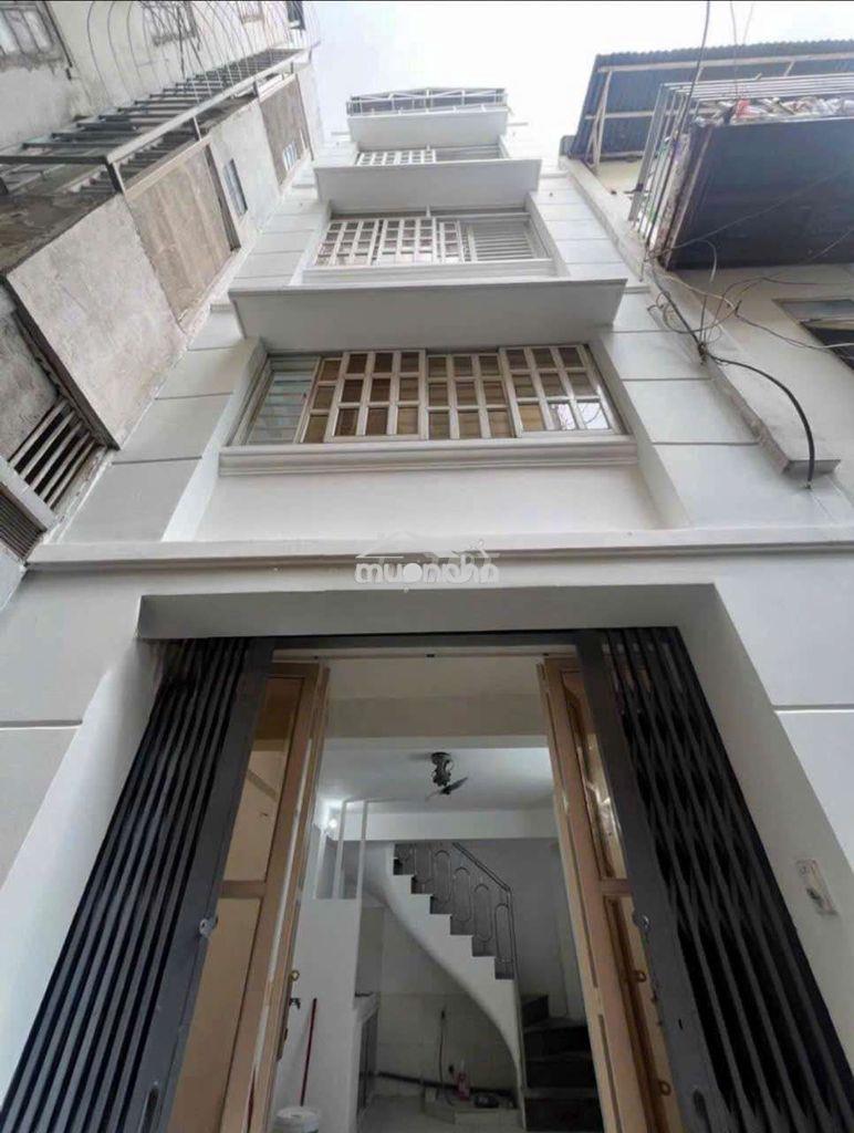 Cho thuê nhà 3 pn 3wc 3 máy lạnh hẻm 151 huỳnh văn bánh, phú nhuận