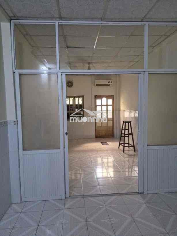 Nhà 2 phòng ngủ 3x8 cách mạng tháng 8. hẻm rộng - Ảnh 2