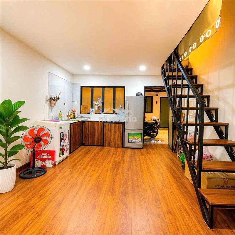 1 trệt 1 lầu có thểm làm văn phòng nhỏ lẻ
