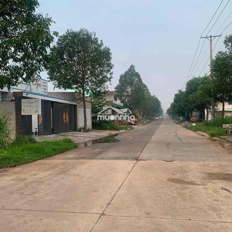 Ket ngân hàng bán gấp lô đât mỹ phước 3. đối diện chợ. dj9