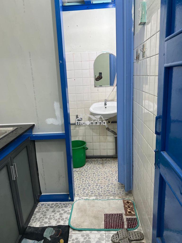 Cho thuê căn hộ khép kín giá rẻ, mặt tiền cmt8, p. hòa hưng, tp. hcm - Ảnh 2