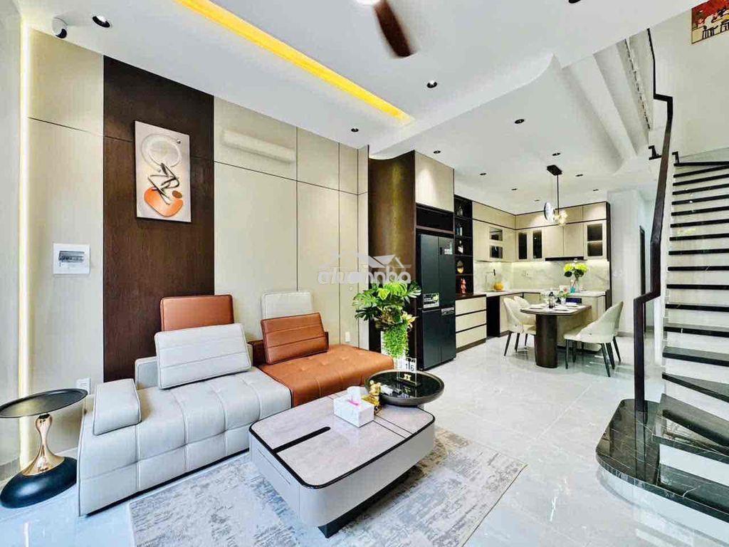 Siêu phẩm dt 4m x 16m có phòng ngủ tầng trệt. 4 phòng ngủ, sân thượng - Ảnh 2