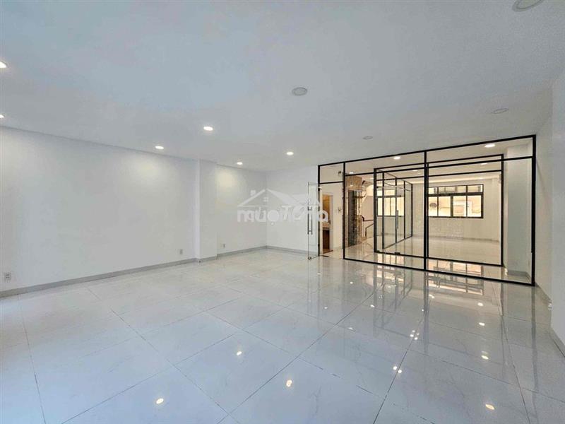 Sang lại tầng 2 văn phòng mặt tiền nguyễn thị nhung
