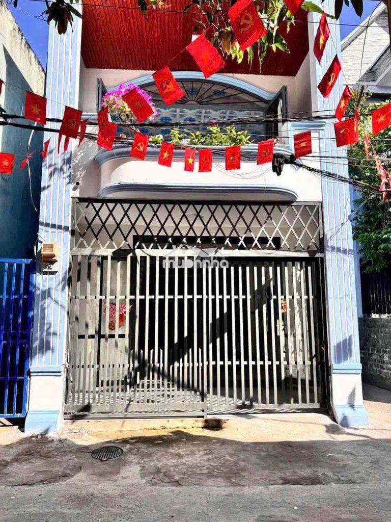 Bán nhà trệt lầu gần  trường học dĩ an 123 gần chợ dĩ an