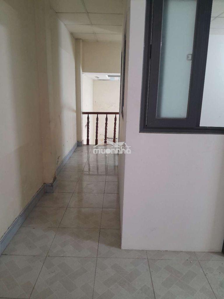 Nhà hxh thông, kdc sông đà, hbc 8tr 3pn 1wc