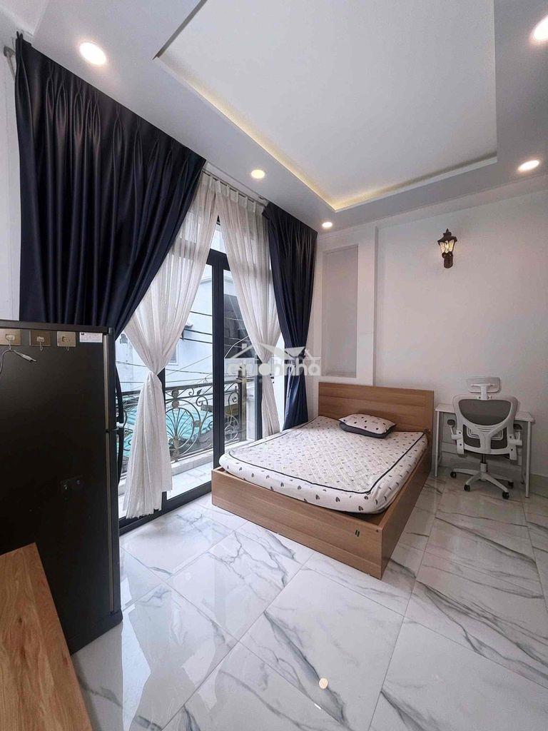 Nhà phan xích long siu vuýp ban công full nội thất giá rẻ