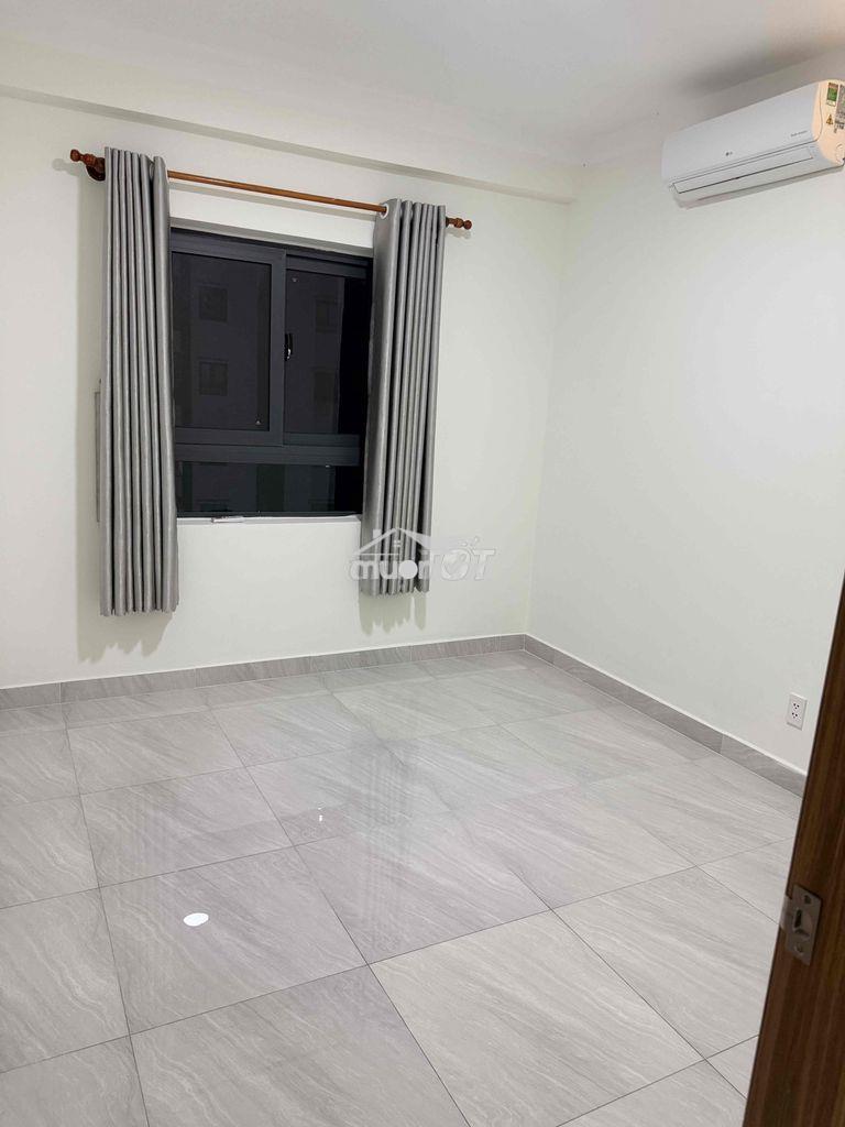 Cho thuê căn hộ 2pn 2wc nhà trống, khu dân cư yên tĩnh, gần sân bay - Ảnh 4