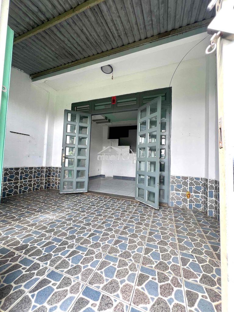 Cho thuê nhà dt 5x20 1trệt 1lầu 3pn 3wc sân xe máy hẻm ba gác - Ảnh 2