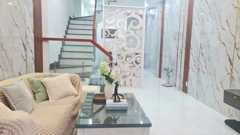 Nhà 4 phòng full nội thất - Ảnh 2