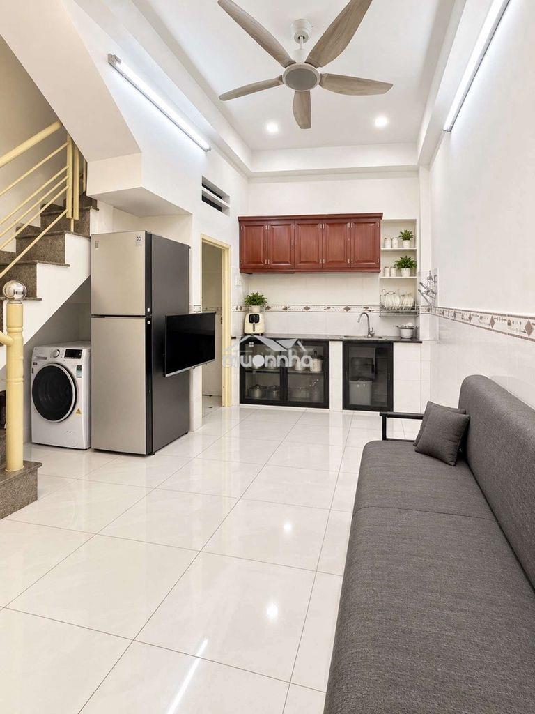 Quá hiếm huỳnh văn bánh còn 1 căn *** gần mặt tiền 5 tầngsd 100m2