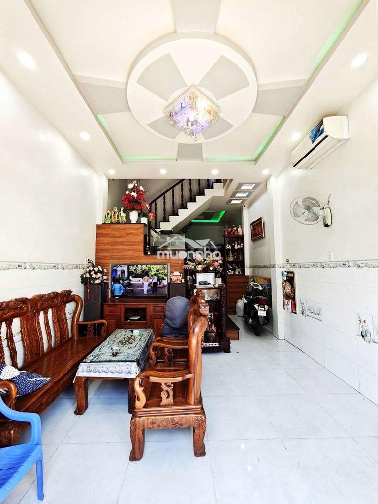 Bán nhà hẻm xe hơi ngay lê văn quới gần đầm sen , tặng nội thất