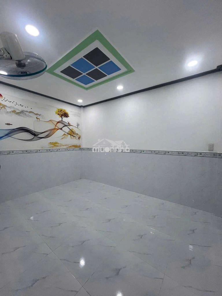 Nhà đẹp 3 phòng ngủ 2 lầu wa rẻ vô ở liền nhà mới - Ảnh 2