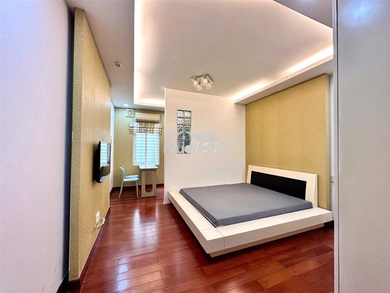 Phòng tách bếp mới 100% siêu xịn sò giá rẻ xóm vôi q5 có thang máy