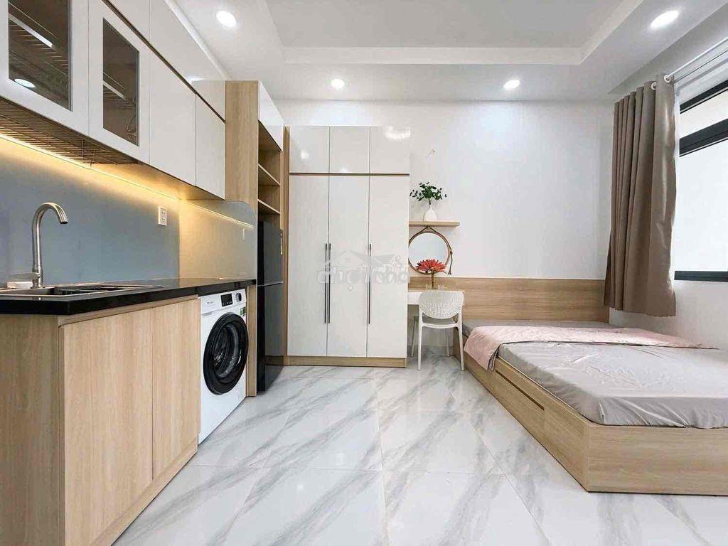 Studio ban công thoáng mát ngay gần ngã năm chuồng chó - Ảnh 2