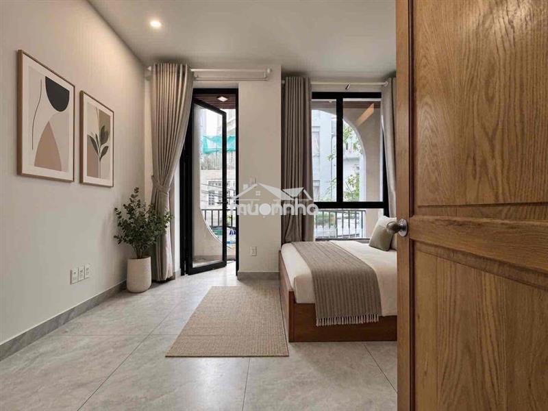 Khai trương căn hộ ban công và cửa sổ sáng , âu dương lân q8