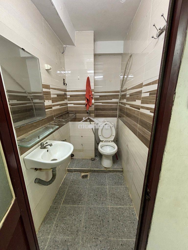 Nhà hẻm xe hơi lạc long quân, trệt 2 lầu, 3pn 3wc, 3.5x12m - Ảnh 2