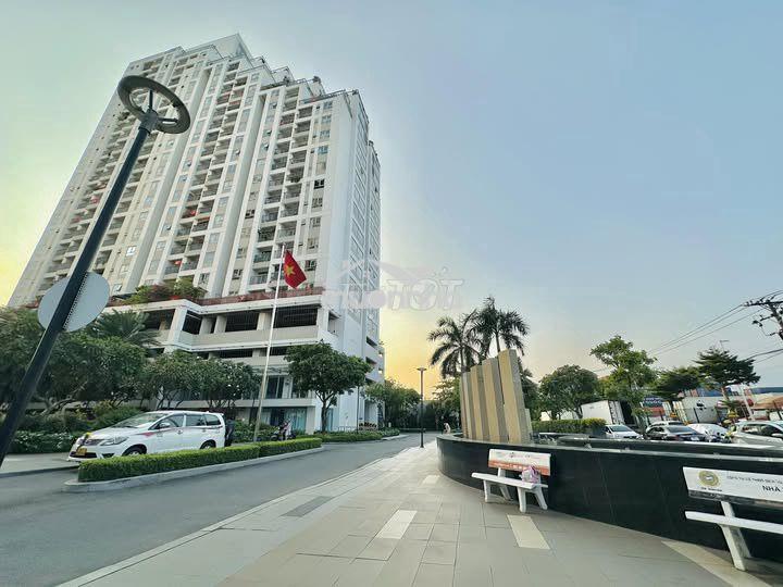Cho thuê 115m 3pn - giá thuê 12tr - ở liền .chung cư luxgarden quận 7 