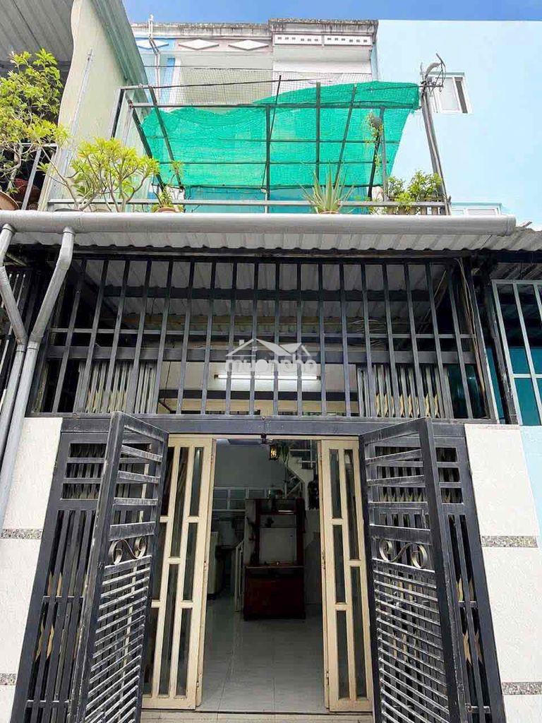 Bán nhà thạnh xuân 1 trệt 2 lầu đất thổ cư 100% 4 phòng ngủ