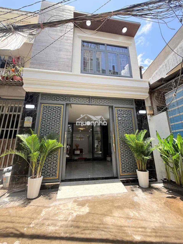 Nhà phố sát trung tâm quân 7