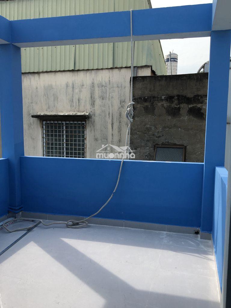 Nhà như hình ngay chợ bà chiểu 1 trệt, 3 lầu, st hoàn công đủ - Ảnh 2