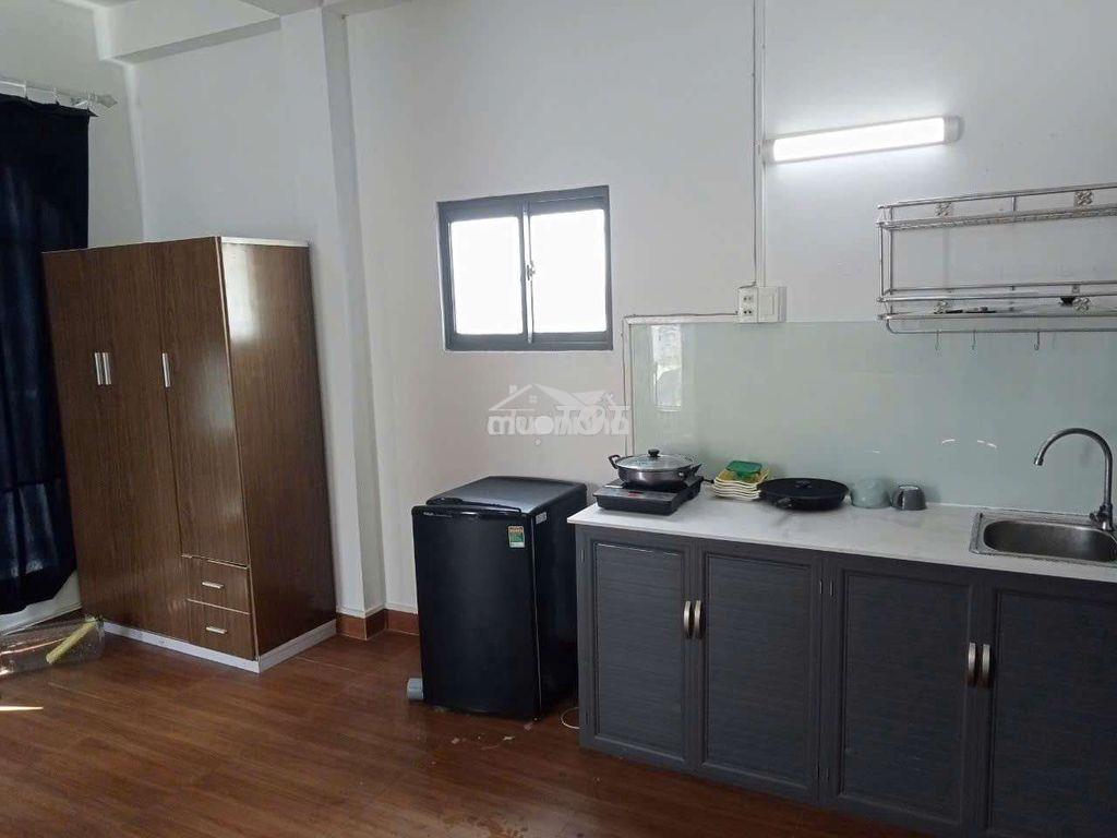 Phòng lớn, mới, đẹp, nội thất cao cấp, có bancong, vieu đẹp, giờ tự do - Ảnh 2