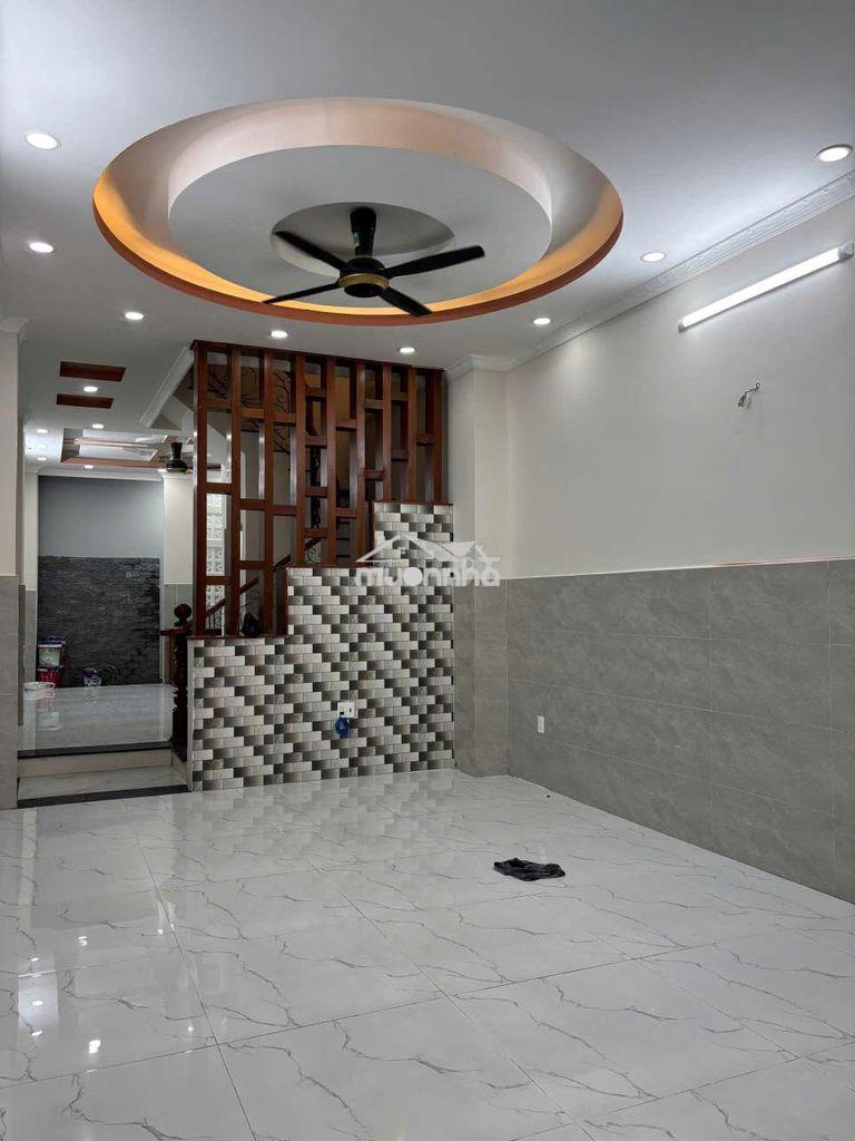 Nhà 3 lầu 5pn mặt tiền đường lê văn lương
