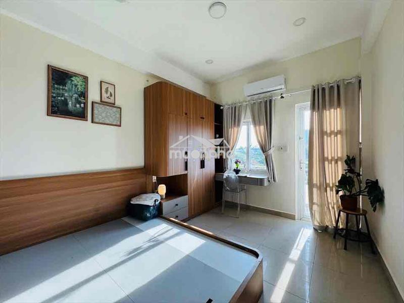 1pn gần ngã 4 hàng xanh