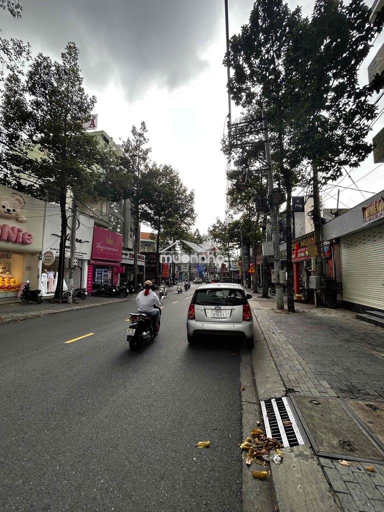 Dành cho các thương hiệu lớn đây ạ mặt bằng 3.000m2 sàn mặt tiền yers