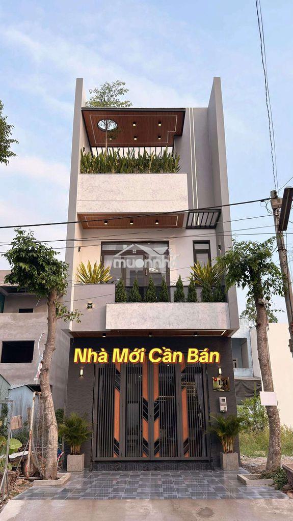 Nhà mới xây cần bán mặt tiền dt741 gần cổng xanh