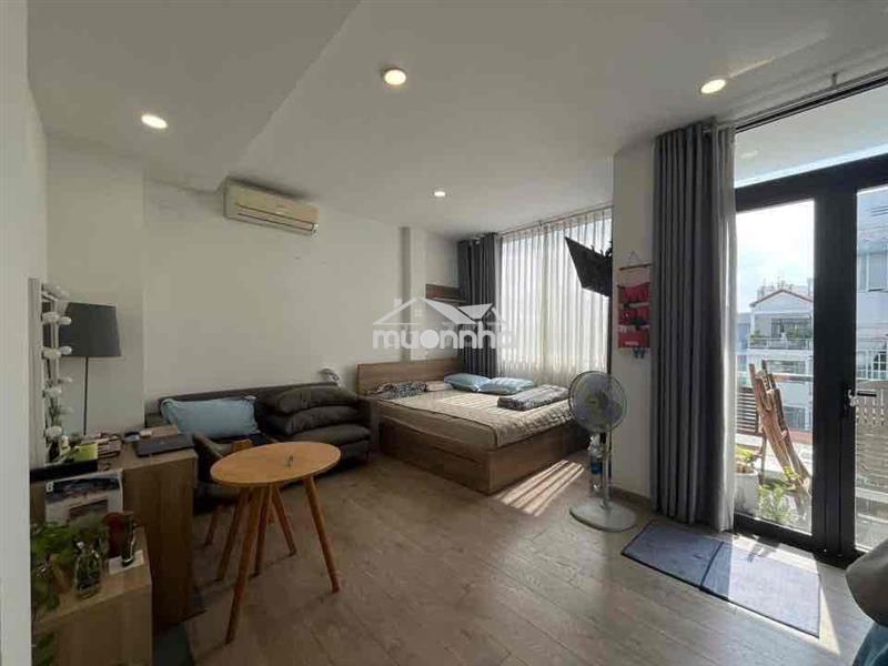 Căn hộ studio thoáng mát tiện di chuyển qua các quận trung tâm