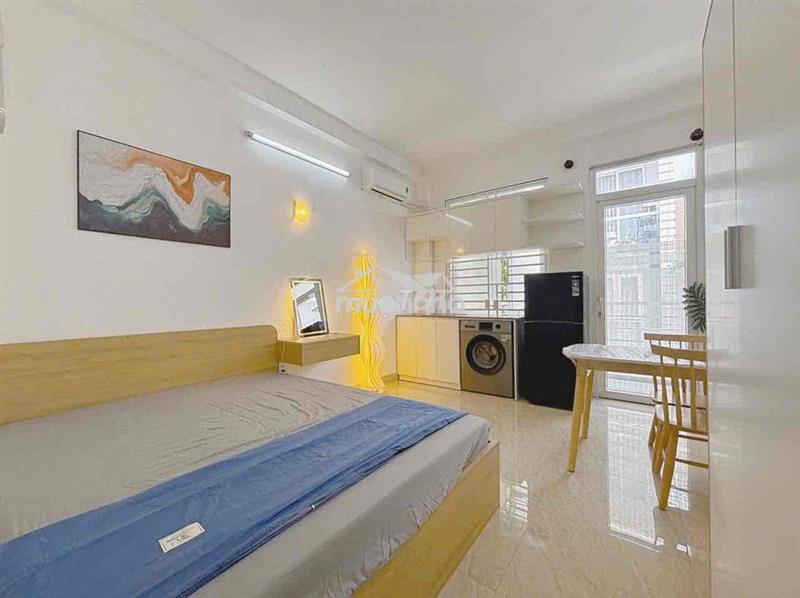 Căn hộ ban công ngay chợ tân định q1