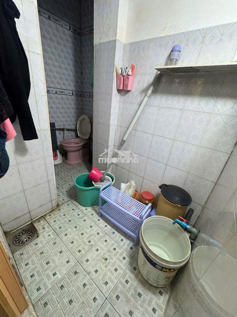 Chính chủ bán nhà sát chợ bà chiểu, 2 phút qua quân 1. khu an ninh.  - 2