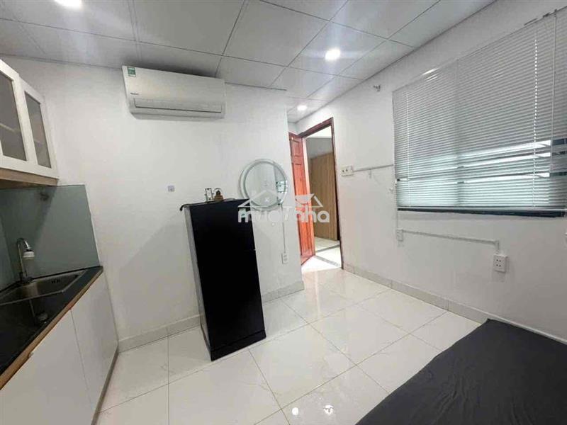 Phòng cửa sổ đường trần huy liệu quận phú nhuận