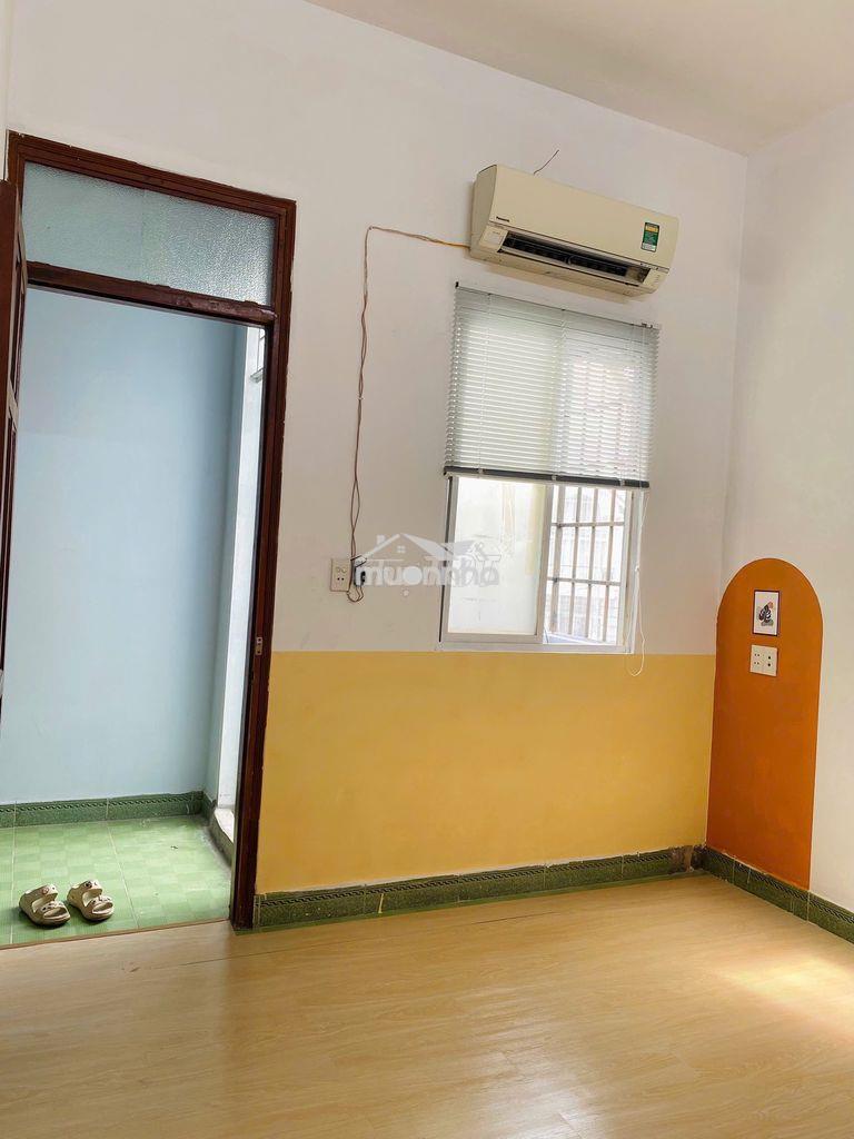 Phòng thoáng đẹp ban công quận 12 có máy lạnh. - Ảnh 4