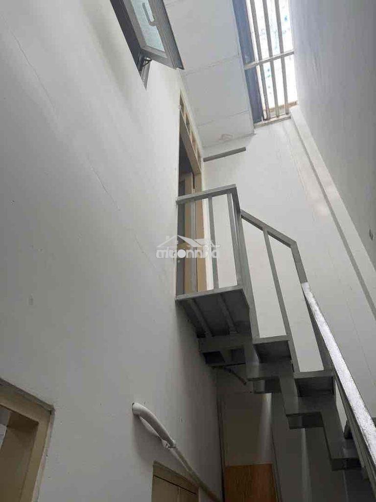 Nhà cấp 4 có gác_5x16m_xe tải lớn vào tận cửa, 2p ngủ 1 tolet - Ảnh 3