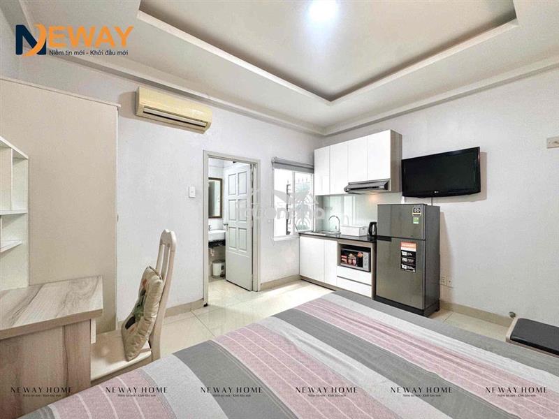 Phòng không gác giá rẻ cửa sổ trời đầy đủ nội thất ngay cộng hoà