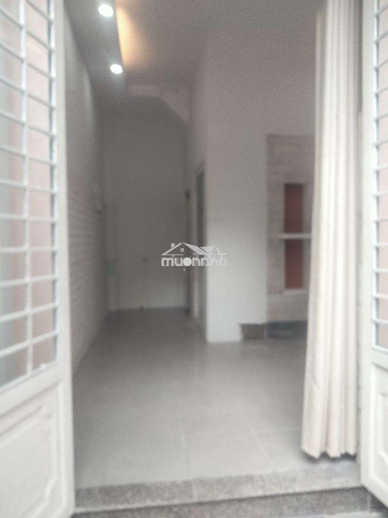 Cho thuê nhà 1 trệt 1 lầu và 1 lửng có máy lạnh, tân định, q1 - 3