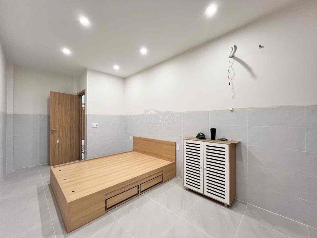 Studio chỉ tính điện và nước ban công full nội thất mới xây - Ảnh 4