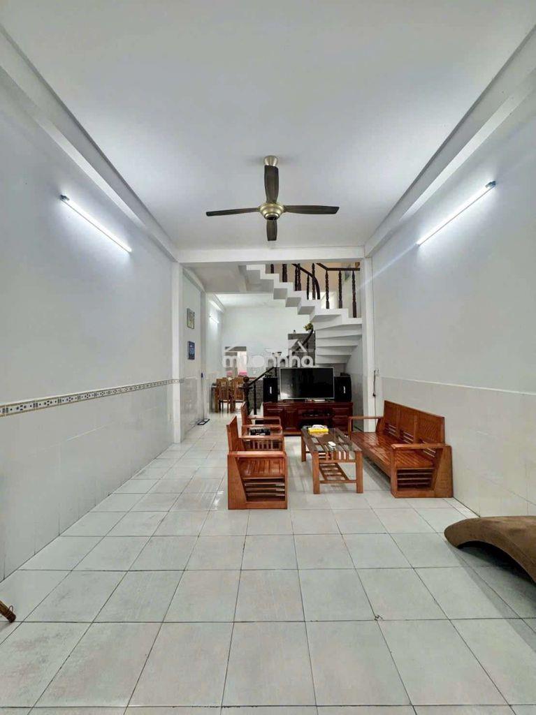 Cho thuê nhà 1/ lê văn quới: 4mx17m 1 trệt 1 lầu, 2pn có nội thất