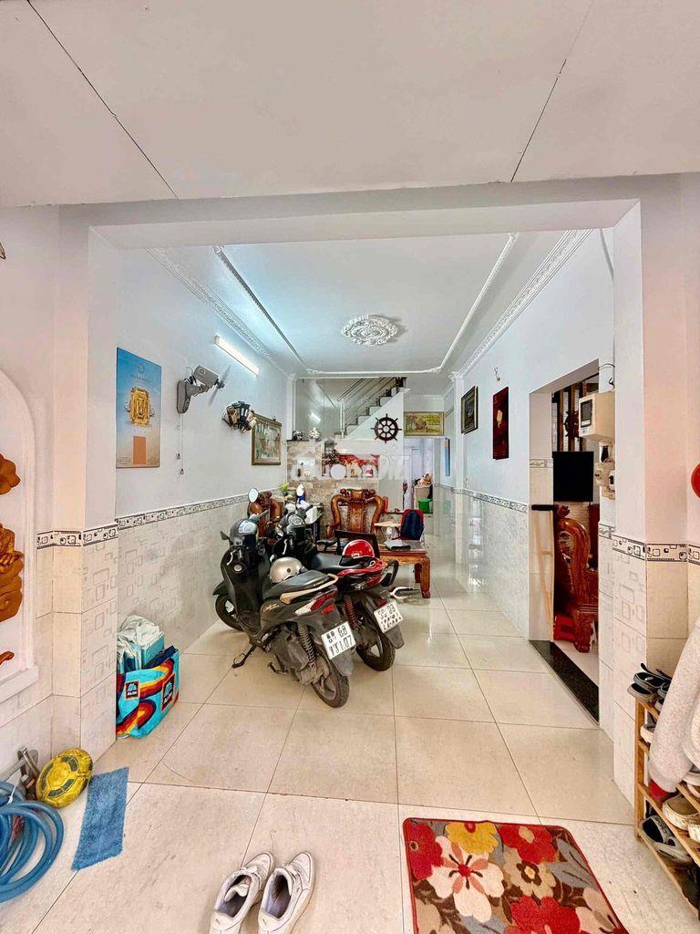 Nhà 2 mặt tiền trước sau ôtô ngủ ngon trong nhà gần sân bay - Ảnh 3