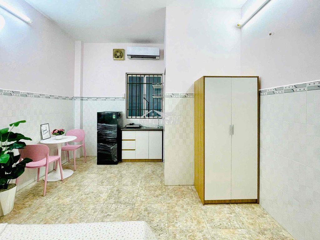 Studio full nội thất có cửa sổ trời thoáng - 4